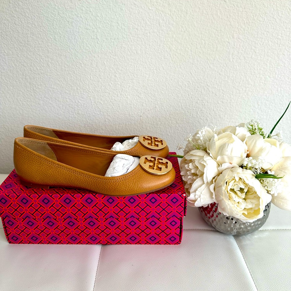 Tory Burch Reva Flats, NWT Made in Brazil size 8.5